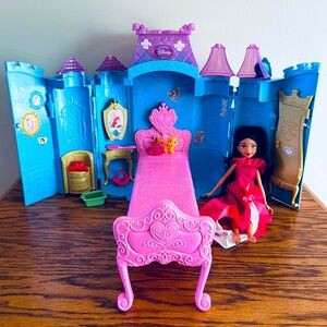 Mattel Disney Princess Sparkle Transforming Castle With Princess Doll